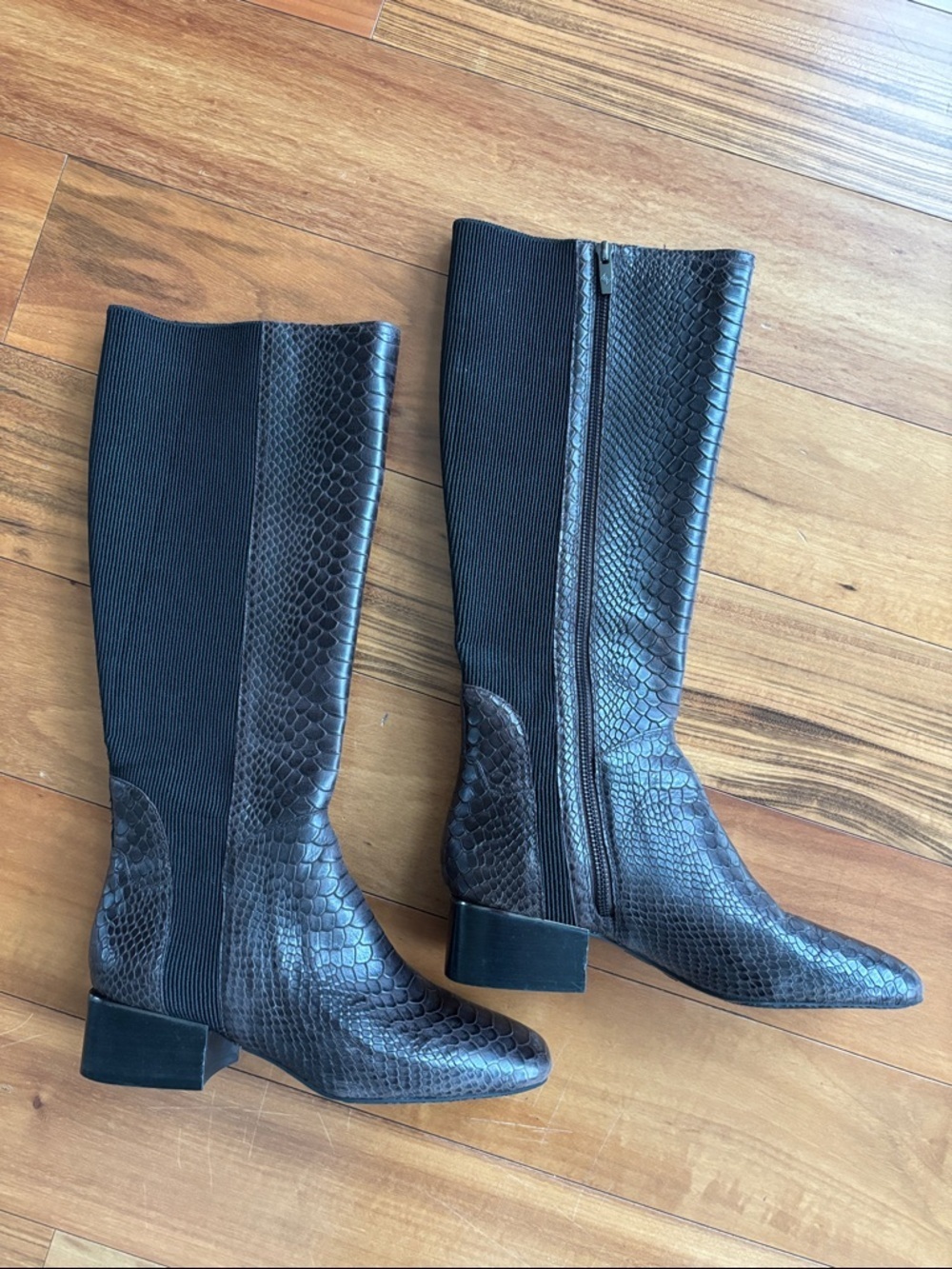 Donald Pliner boots